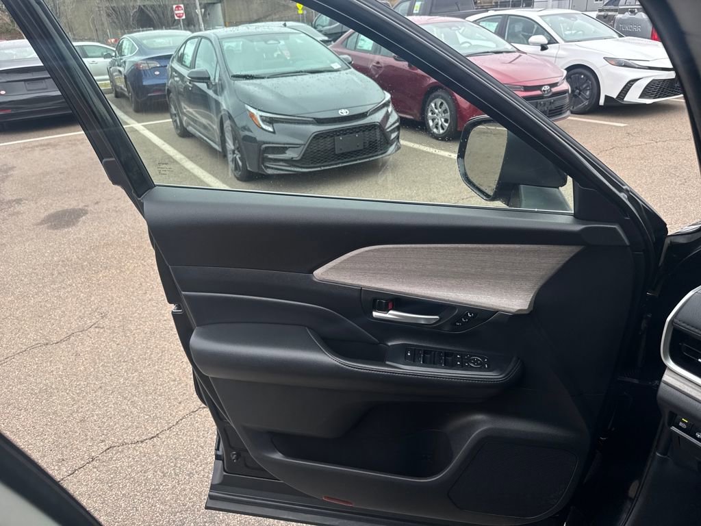 Used 2024 Toyota Grand Highlander Limited image 35