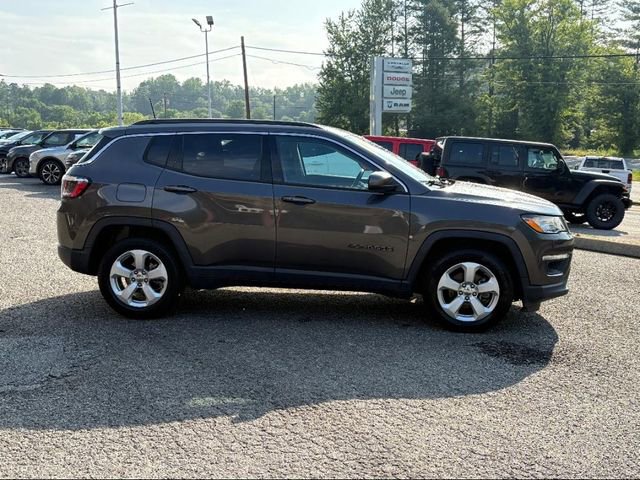 Used 2019 Jeep Compass Latitude image 3
