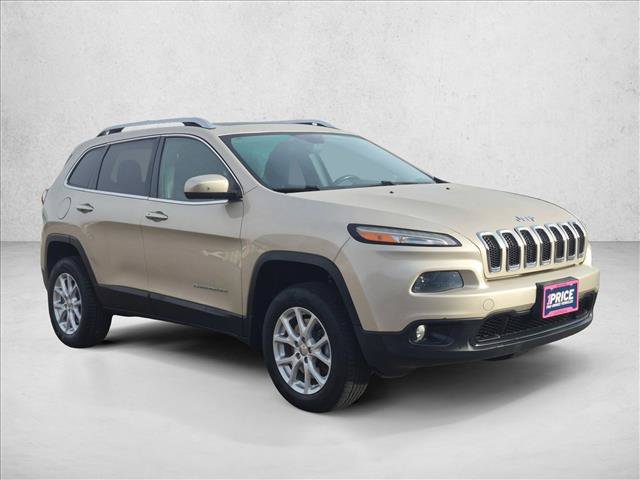 Used 2014 Jeep Cherokee Latitude w/ Comfort/Convenience Group AWD/4WD image 3