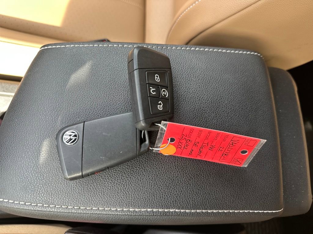 Used 2022 Volkswagen Tiguan SE image 18