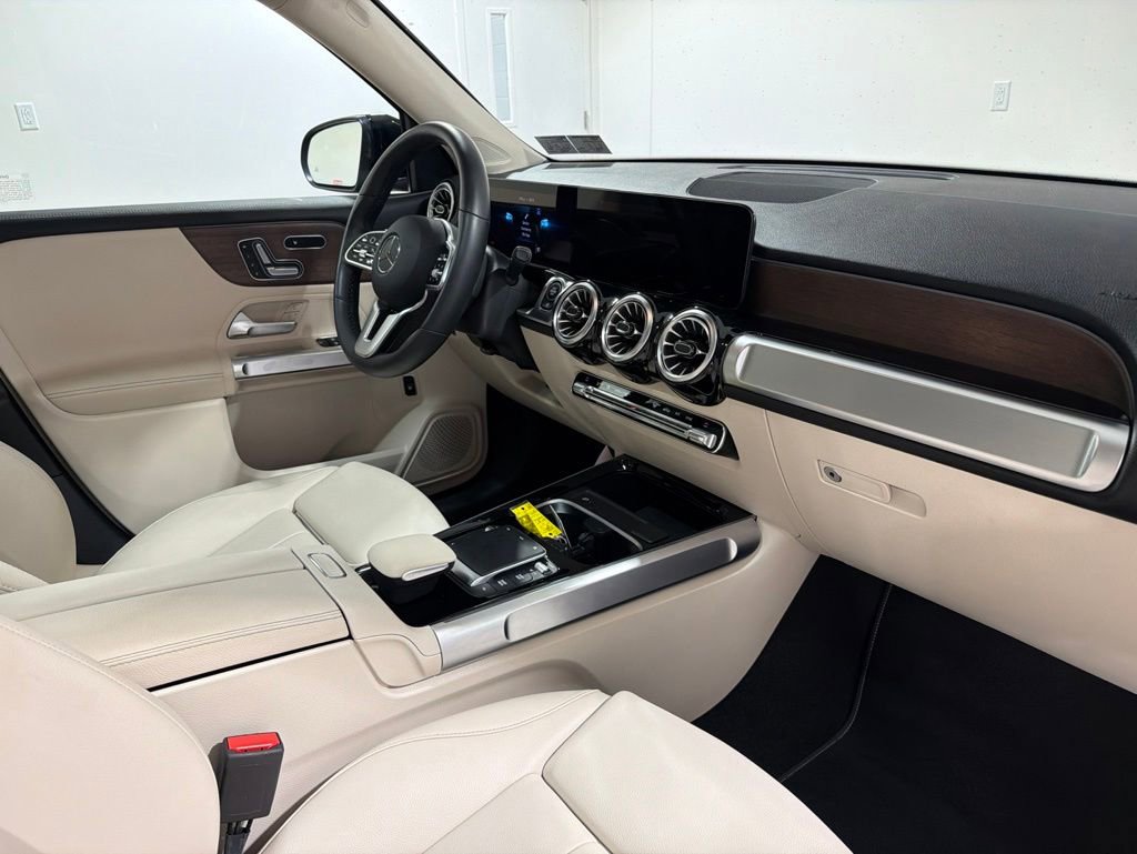 Used 2023 Mercedes-Benz GLB 250 4MATIC image 24