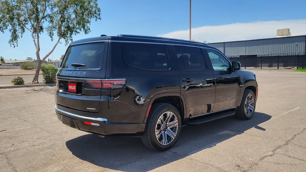 Used 2024 Jeep Wagoneer Series II w/ Flexible Seating Group AWD/4WD image 10