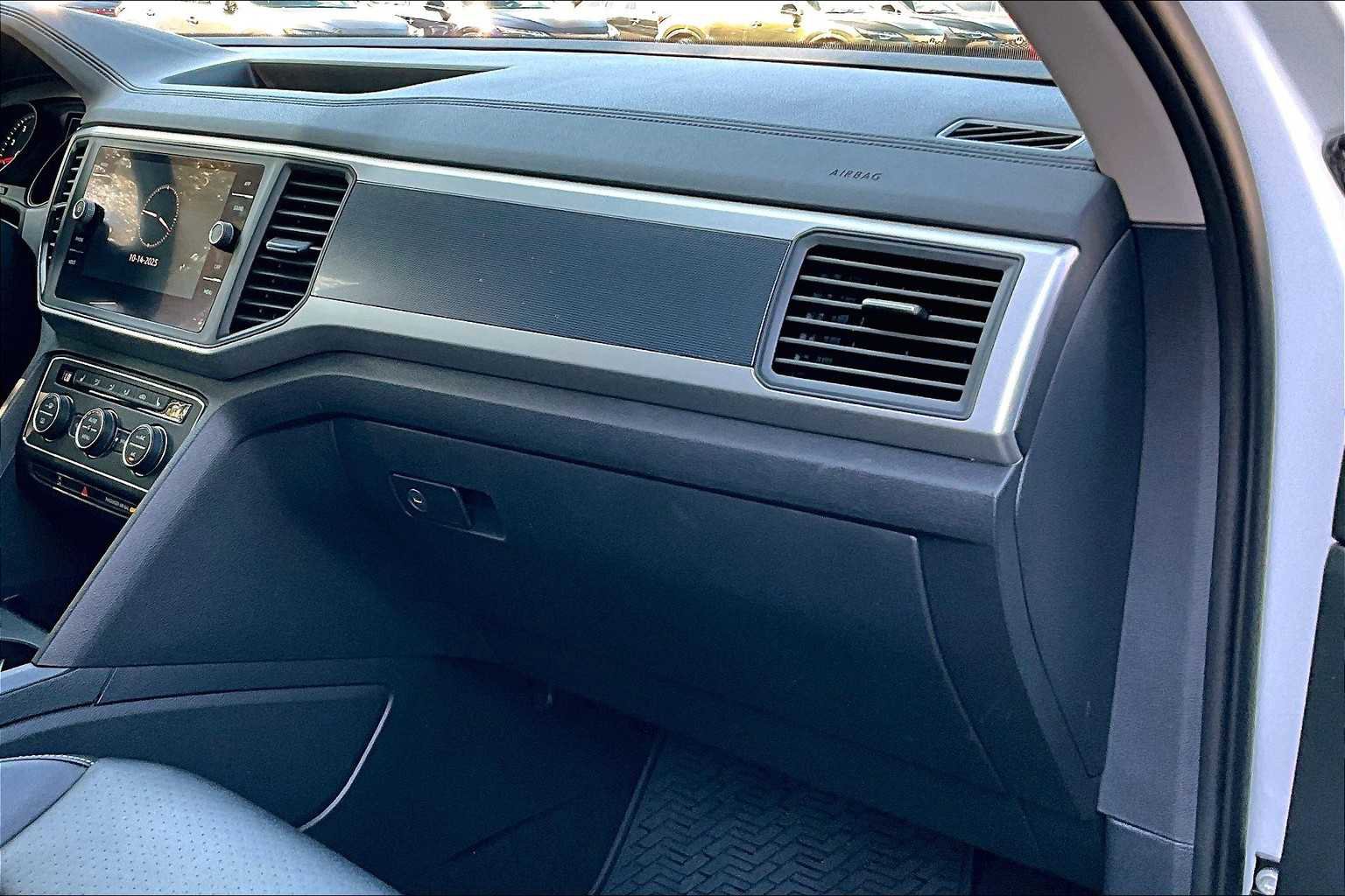 Used 2021 Volkswagen Atlas SE w/ Panoramic Sunroof Package image 18