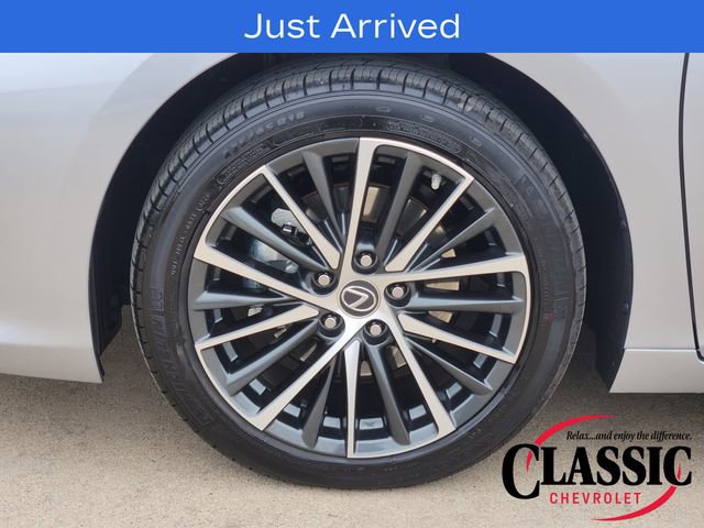 Used 2025 Lexus ES 350 w/ Premium Package FWD image 22