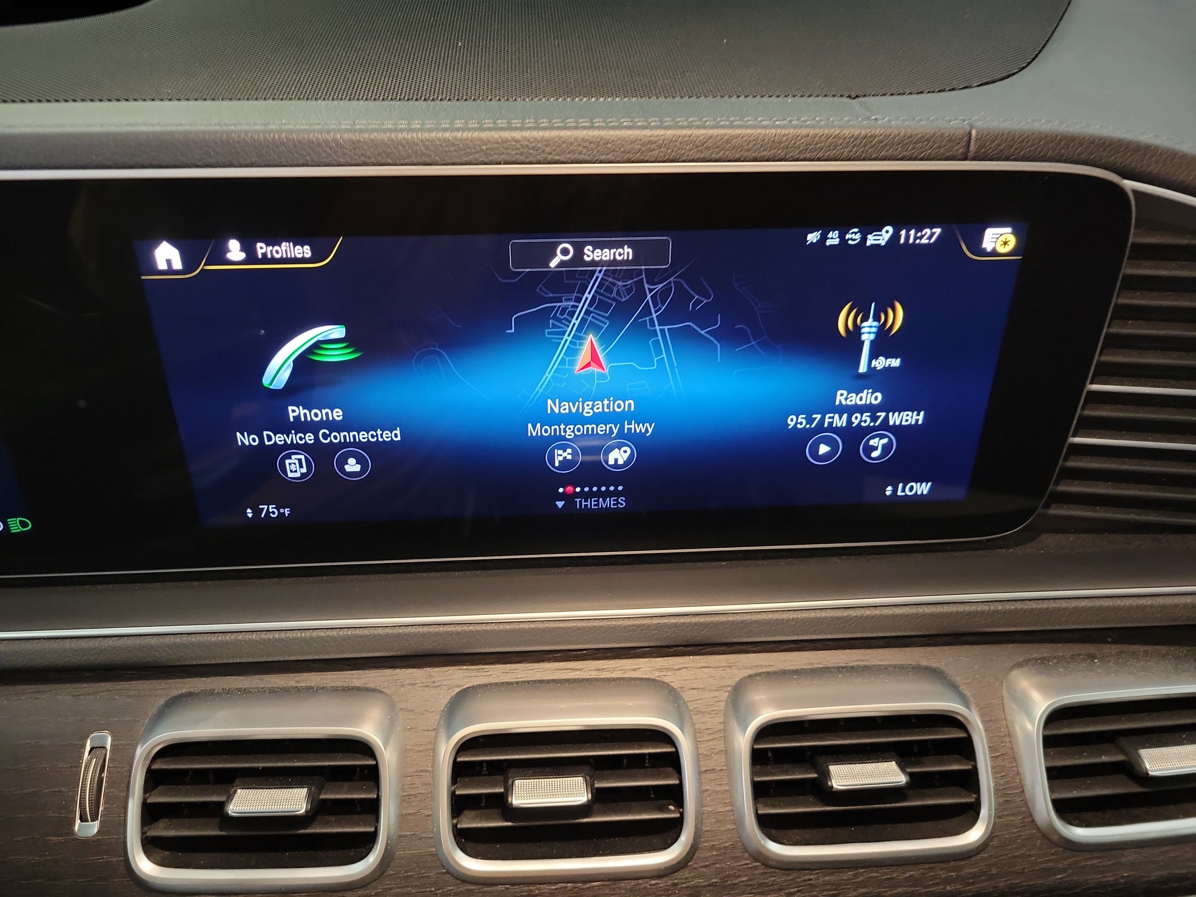 Used 2022 Mercedes-Benz GLE 350 4MATIC w/ AMG Line Exterior image 16