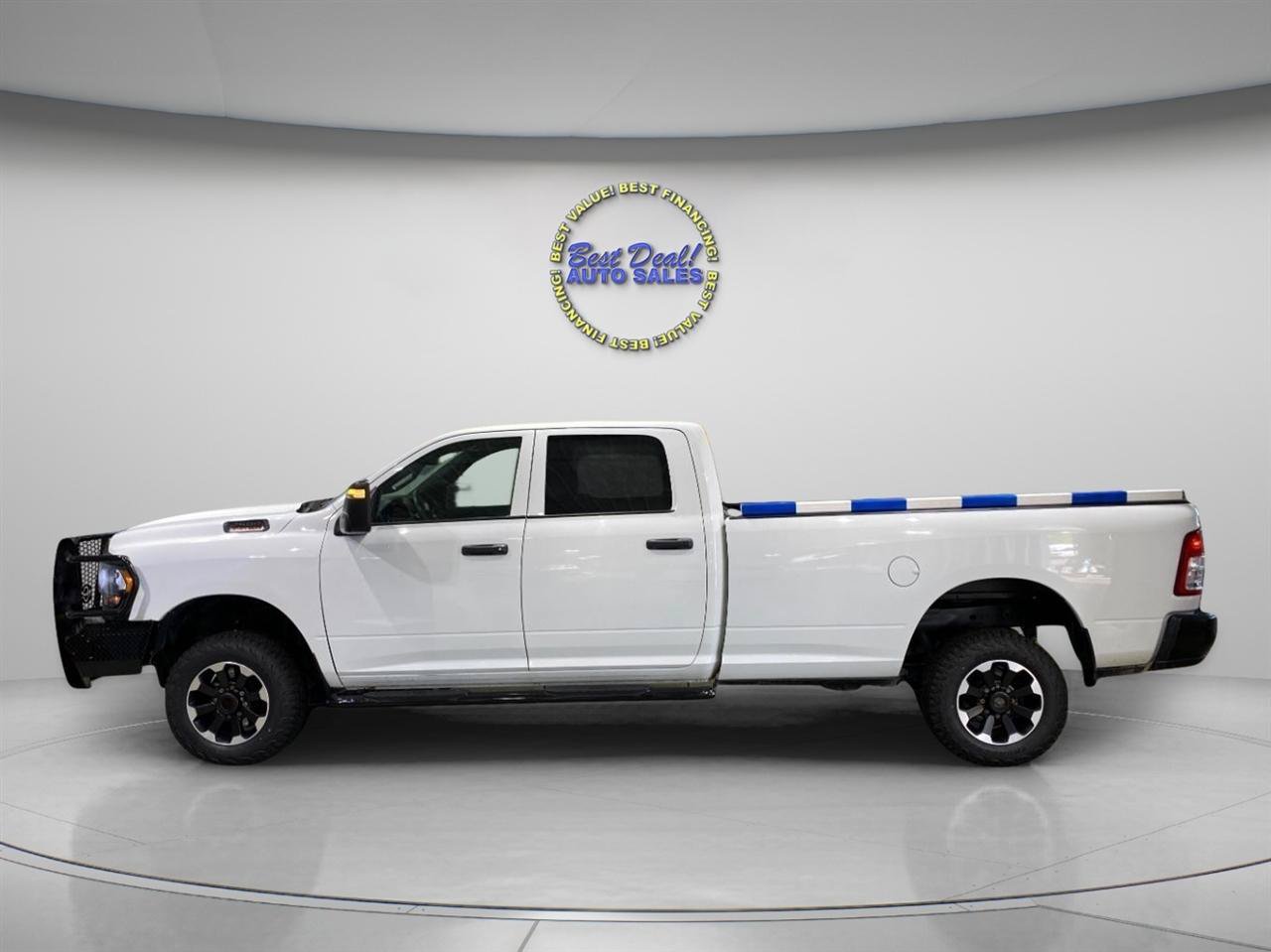 Used 2023 RAM 2500 Tradesman AWD/4WD image 2
