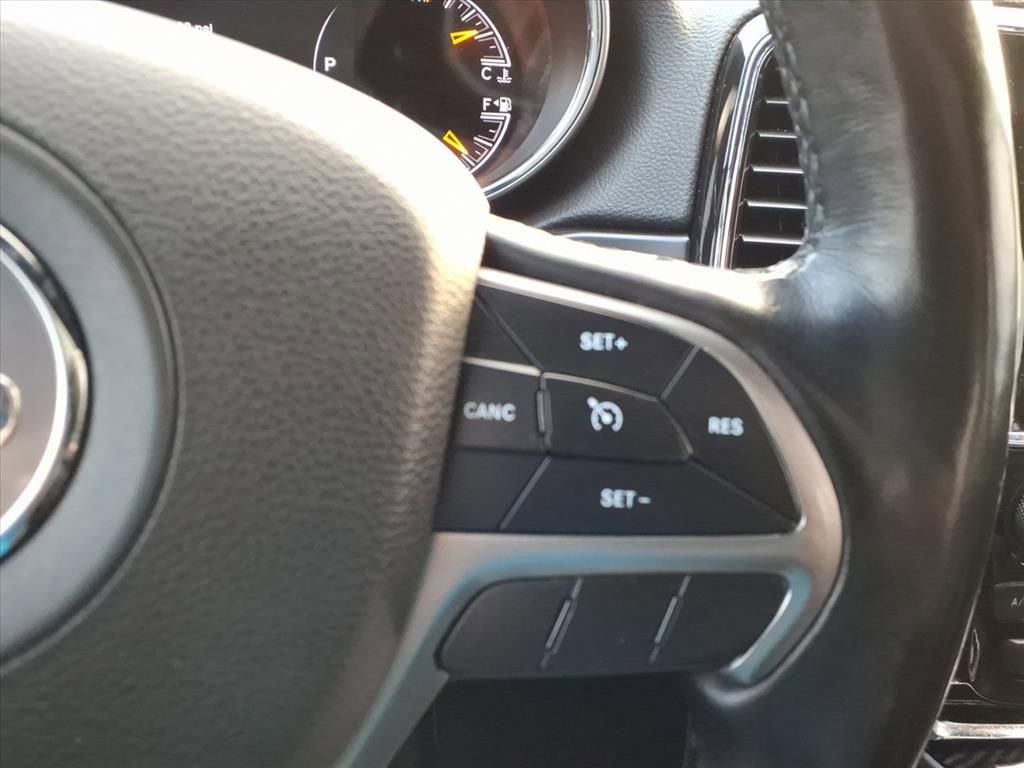 Used 2021 Jeep Grand Cherokee Laredo X image 18