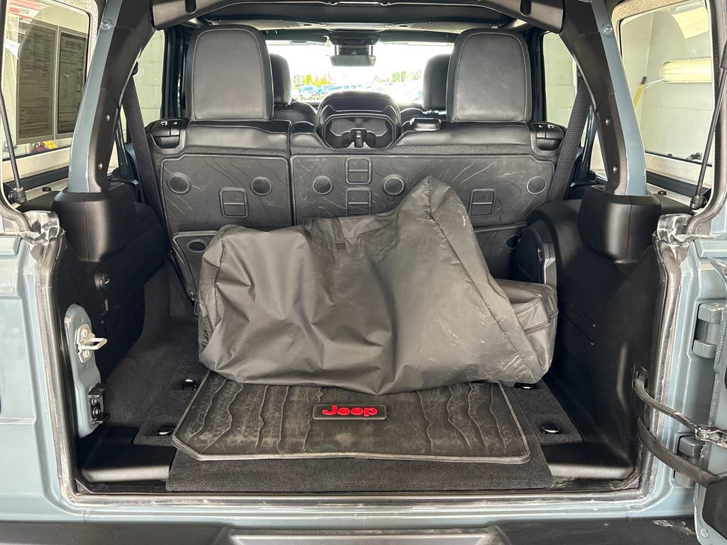 Used 2025 Jeep Wrangler Unlimited Rubicon AWD/4WD image 29