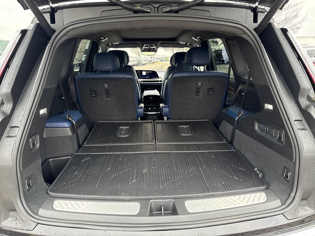 New 2026 Cadillac Vistiq Premium Luxury w/ LPO, Floor Liner Package AWD/4WD image 47