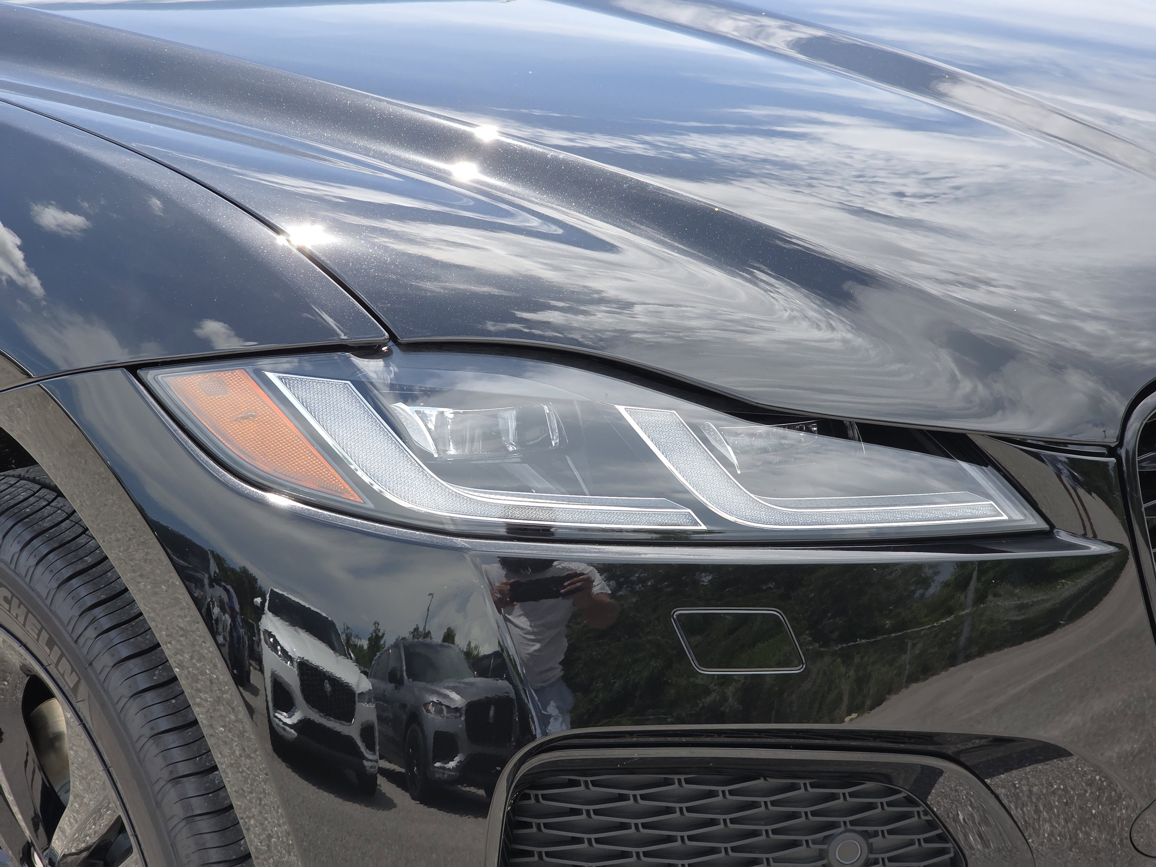 New 2026 Jaguar F-PACE R-Dynamic S image 9