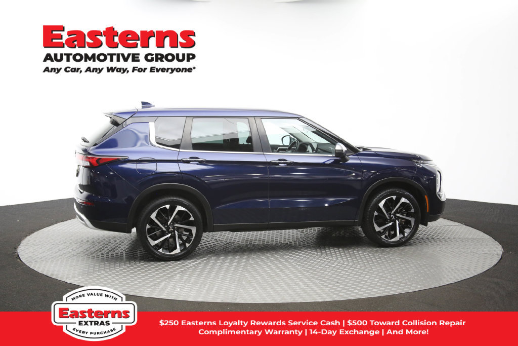 Used 2023 Mitsubishi Outlander SE AWD/4WD image 45