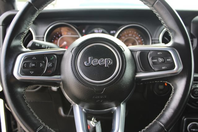 Used 2022 Jeep Wrangler Unlimited Sahara AWD/4WD image 16