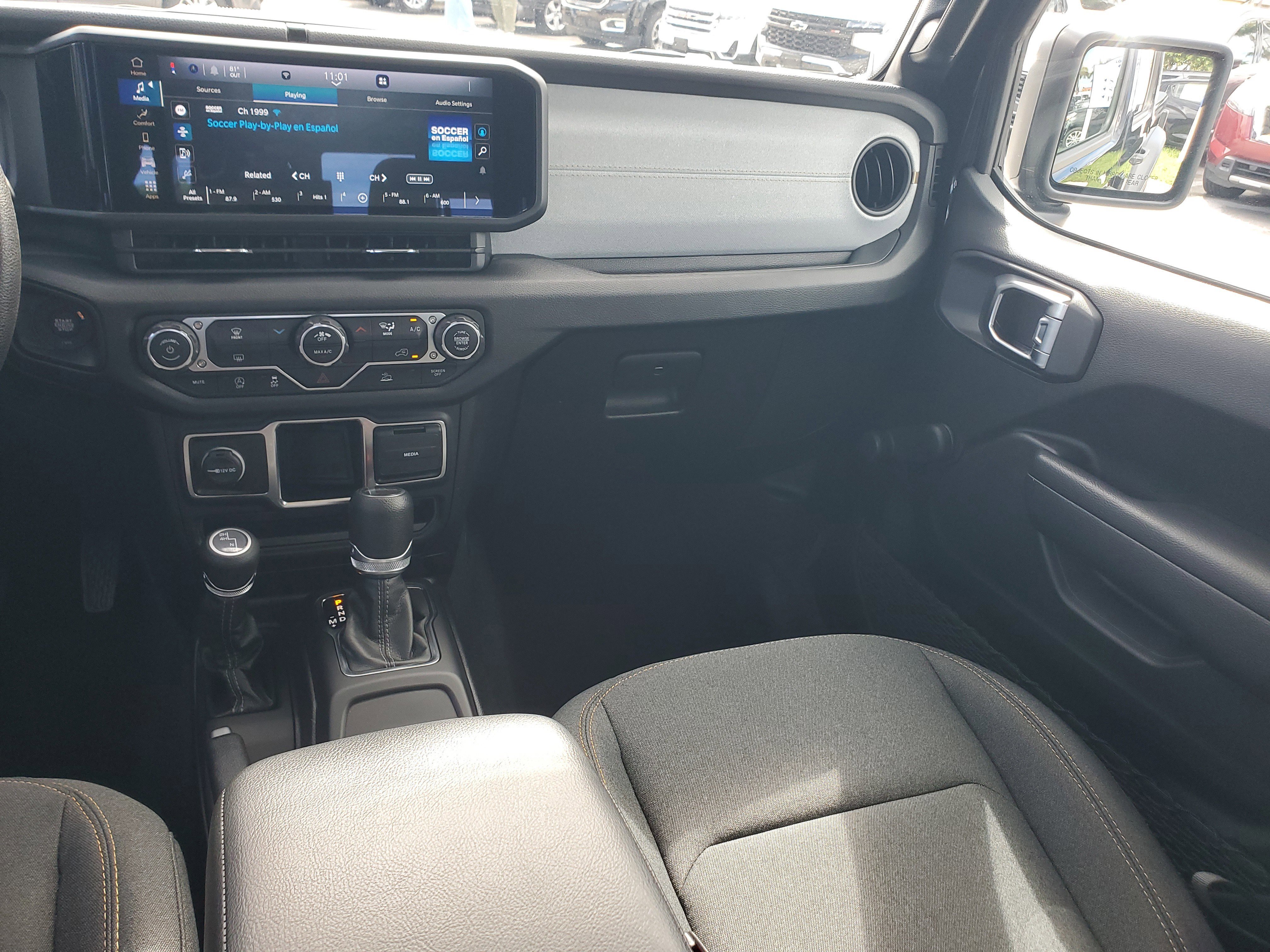 Used 2024 Jeep Gladiator Sport image 15