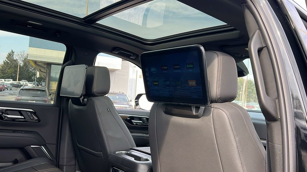 New 2026 Chevrolet Suburban High Country image 12
