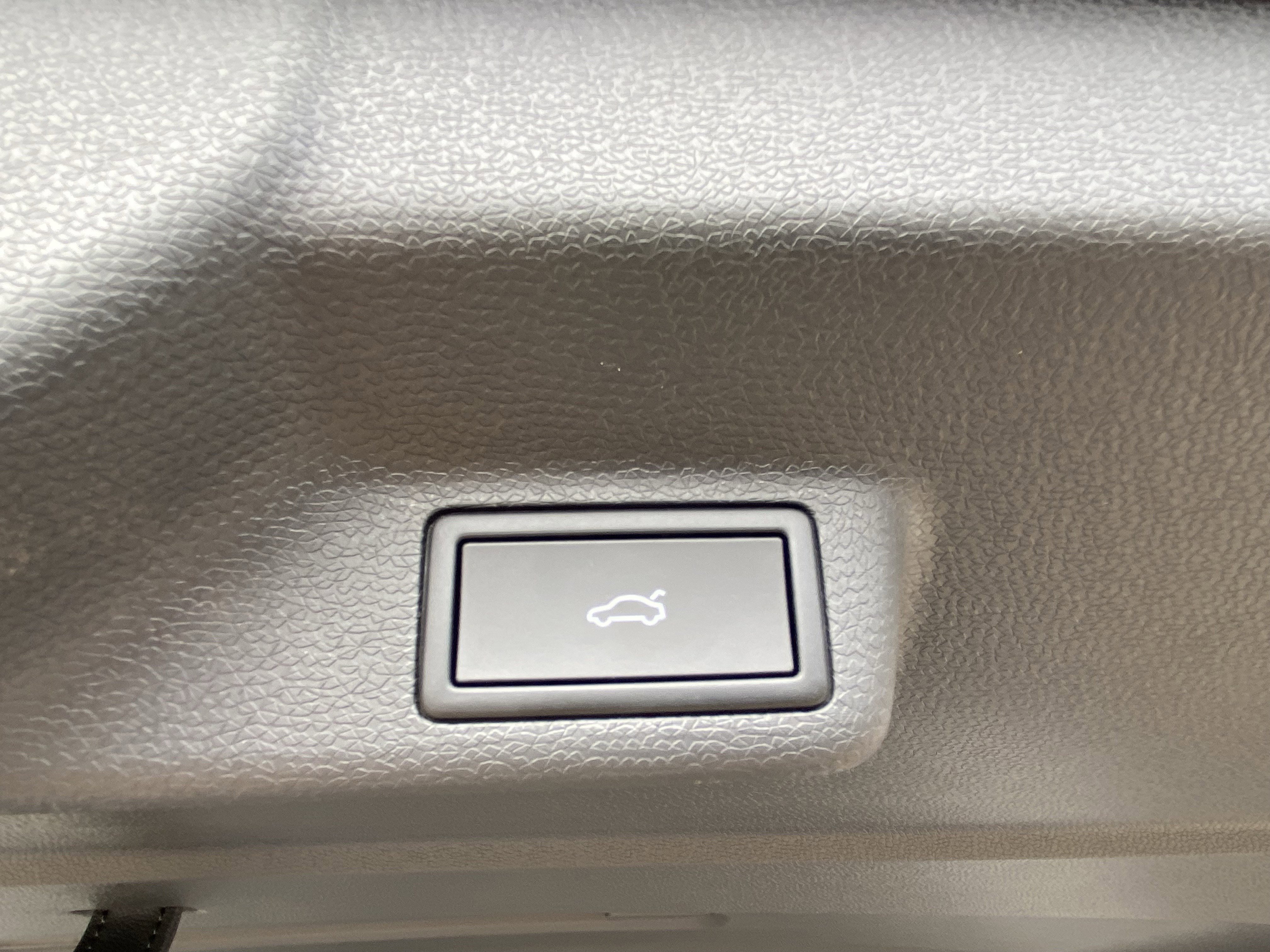 Used 2025 Volkswagen ID. Buzz 1st Edition AWD/4WD image 28