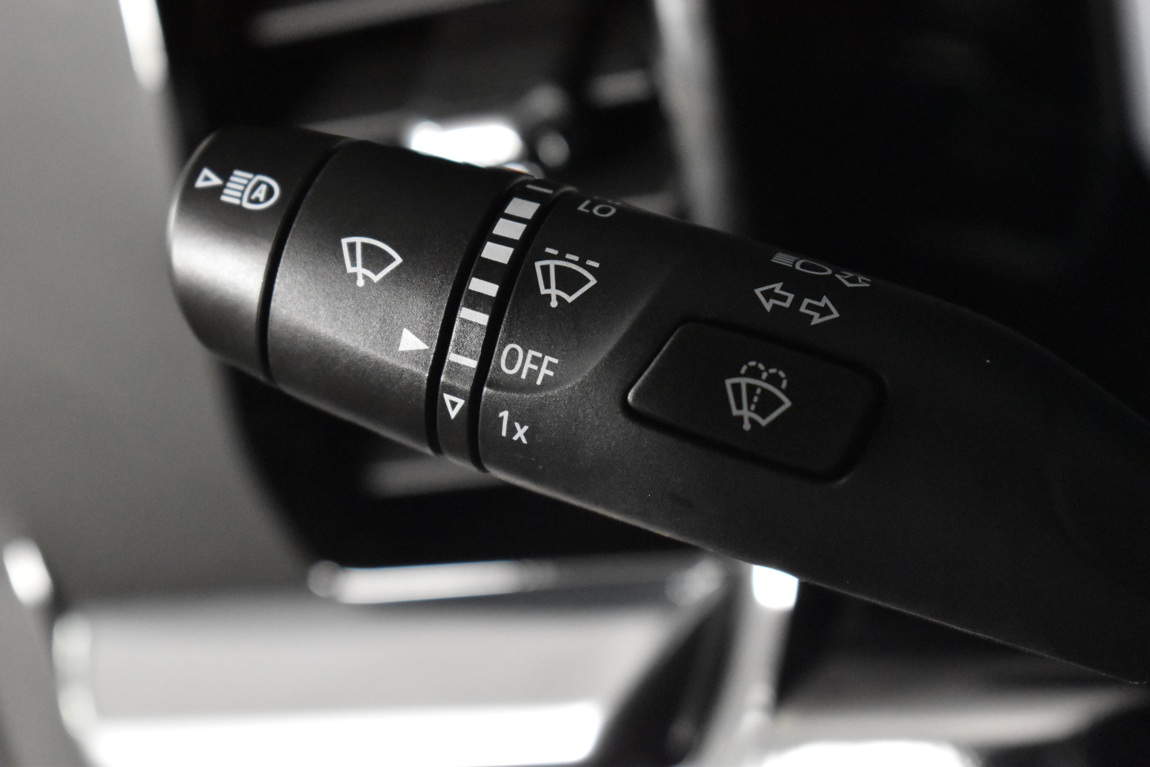 Used 2025 Chevrolet Silverado 1500 LT image 23