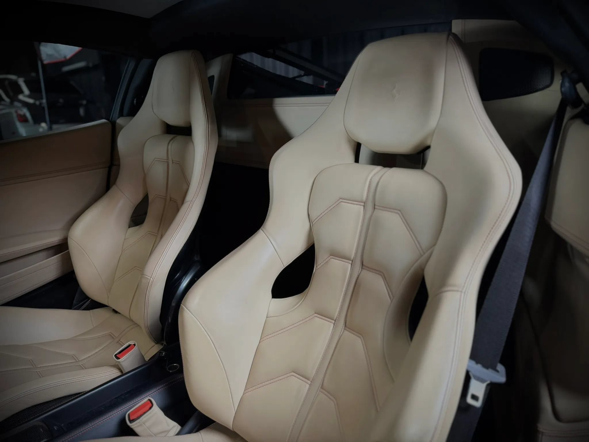 Used 2014 Ferrari 458 Italia Coupe RWD image 20