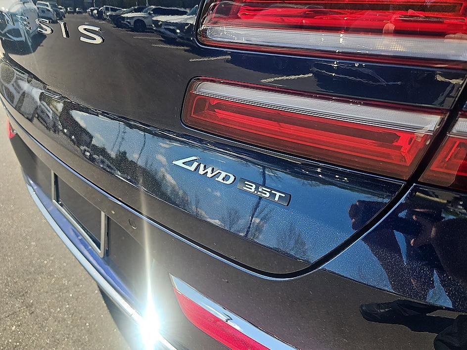 Used 2025 Genesis GV80 3.5T Prestige image 9