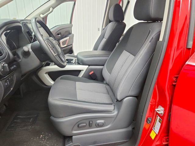 Used 2024 Nissan Titan SV w/ SV Convenience Package image 19
