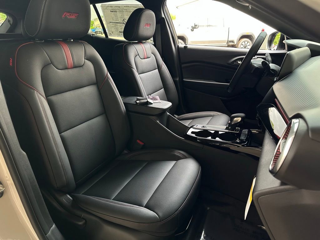 New 2026 Chevrolet Trax RS w/ Driver Confidence Package FWD image 17