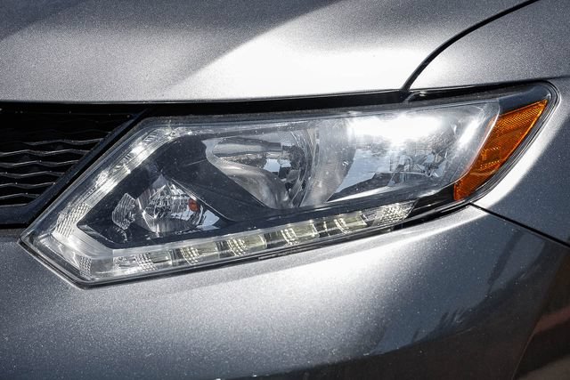 Used 2016 Nissan Rogue S AWD/4WD image 8