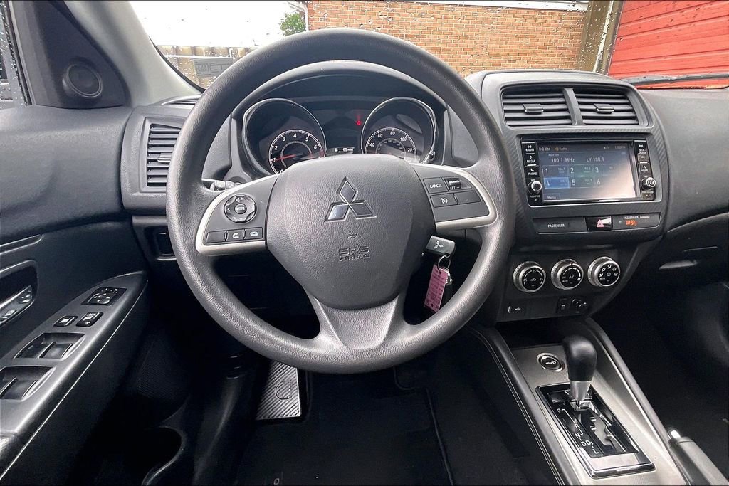 Used 2020 Mitsubishi Outlander Sport SE AWD/4WD image 5