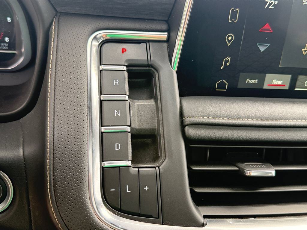 Used 2024 GMC Yukon SLT w/ SLT Luxury Package AWD/4WD image 30