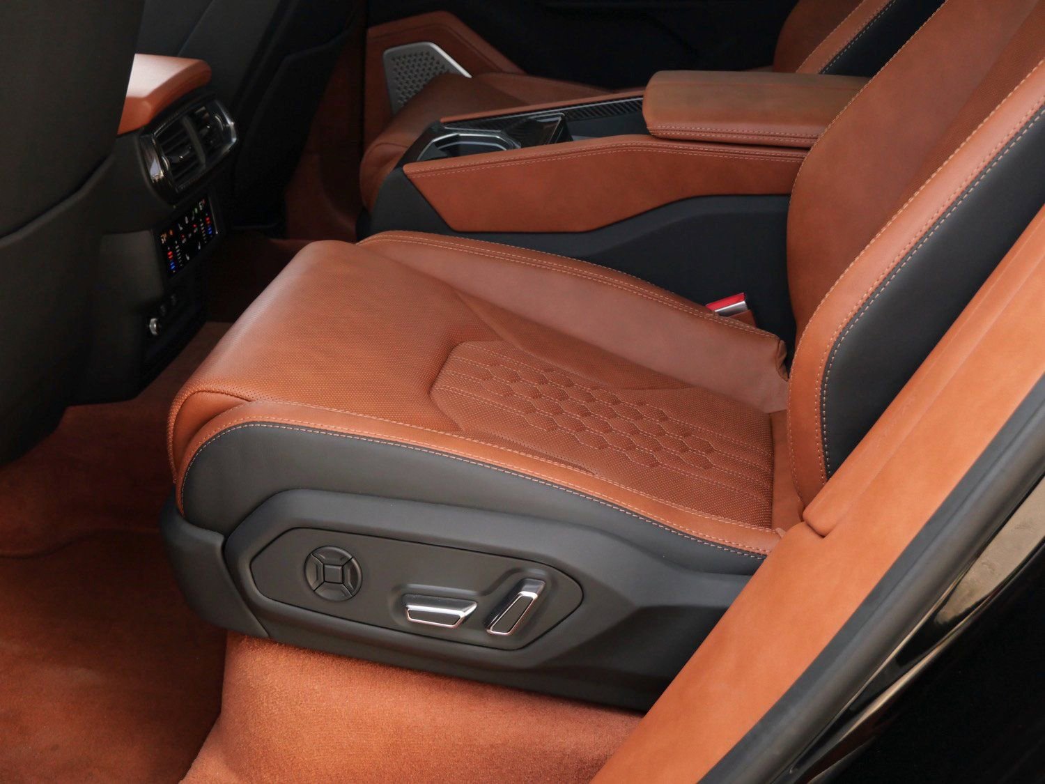 Used 2023 Lamborghini Urus S image 24