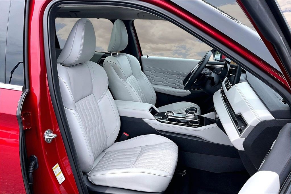 Used 2025 Mitsubishi Outlander SEL FWD image 29