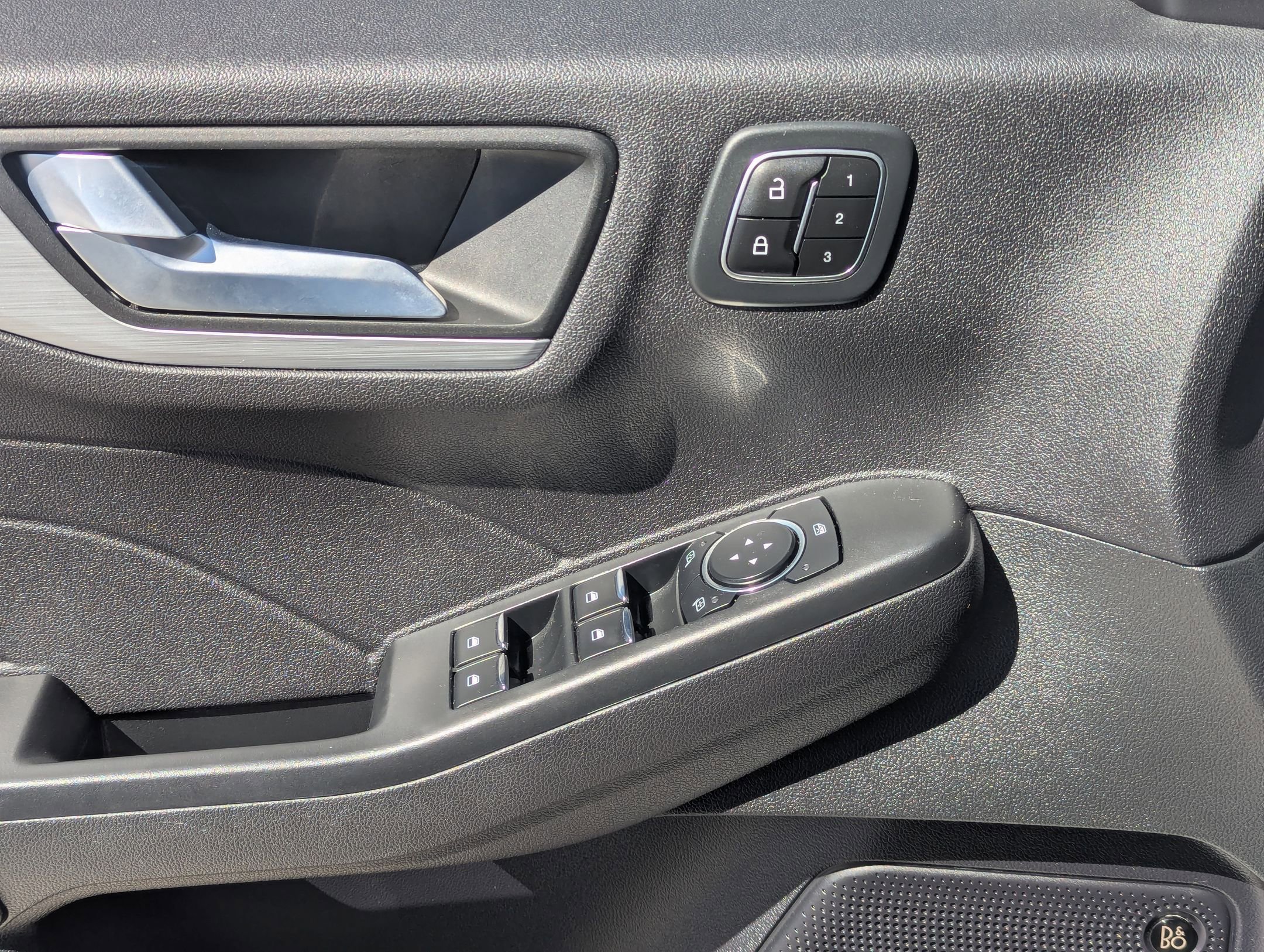 Used 2023 Ford Escape Platinum w/ Premium Technology Package image 11