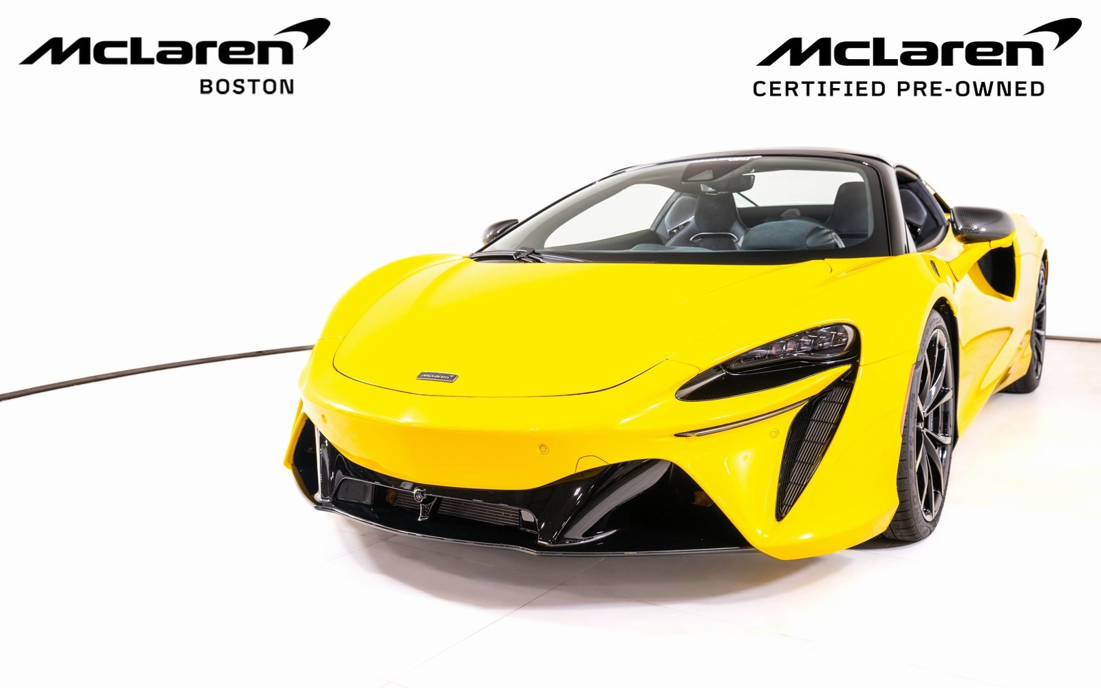 Used 2025 McLaren Artura Spider image 11