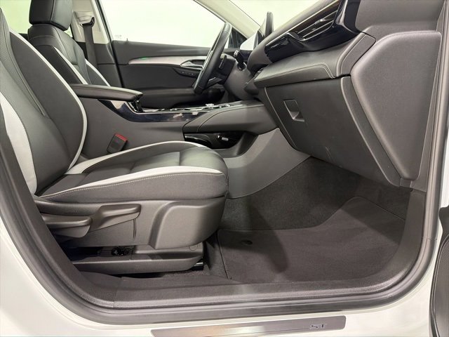 Used 2024 Buick Envision Sport Touring image 20