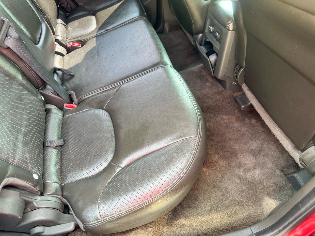 Used 2011 Nissan Pathfinder Silver AWD/4WD image 23