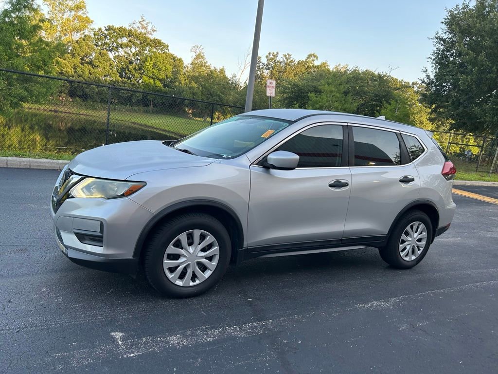 Used 2018 Nissan Rogue S FWD image 2