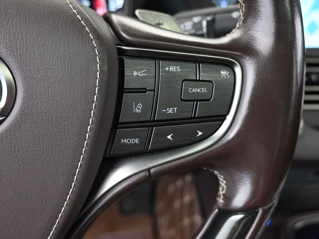Used 2020 Lexus LS 500 AWD w/ Luxury Package image 27