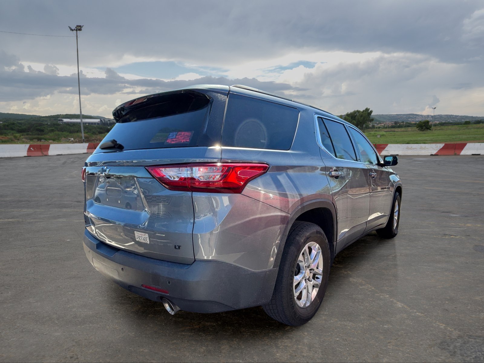Used 2019 Chevrolet Traverse LT FWD image 3