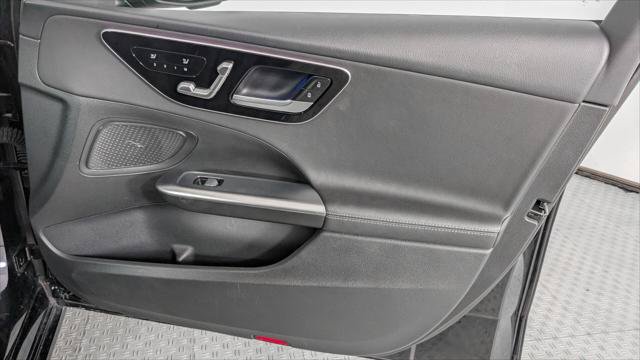 Used 2025 Mercedes-Benz C 300 Sedan image 23