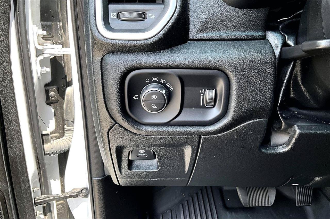 Used 2023 RAM 1500 Big Horn AWD/4WD image 37
