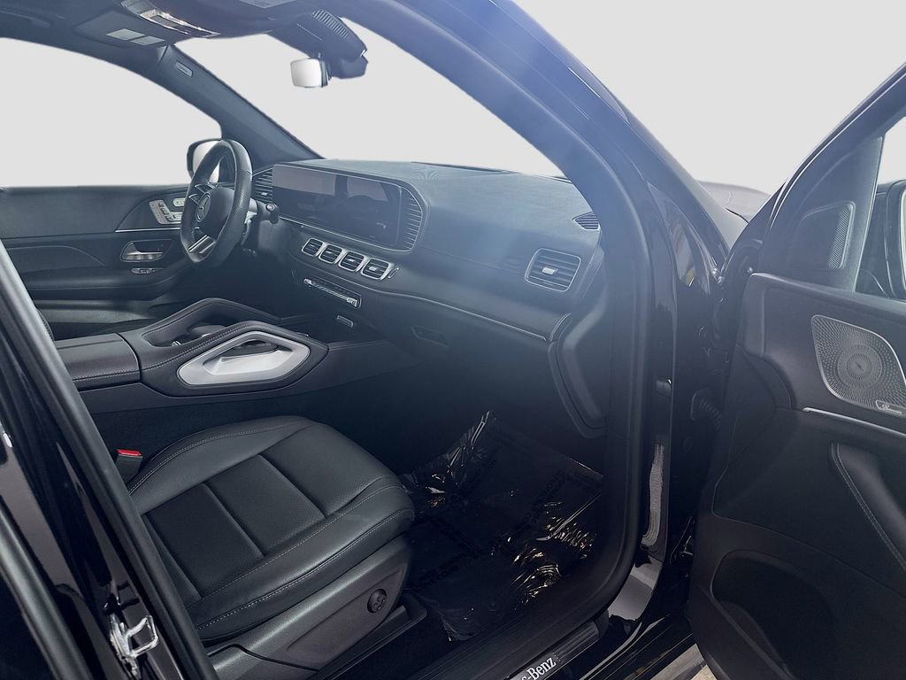 Used 2024 Mercedes-Benz GLS 450 4MATIC image 31