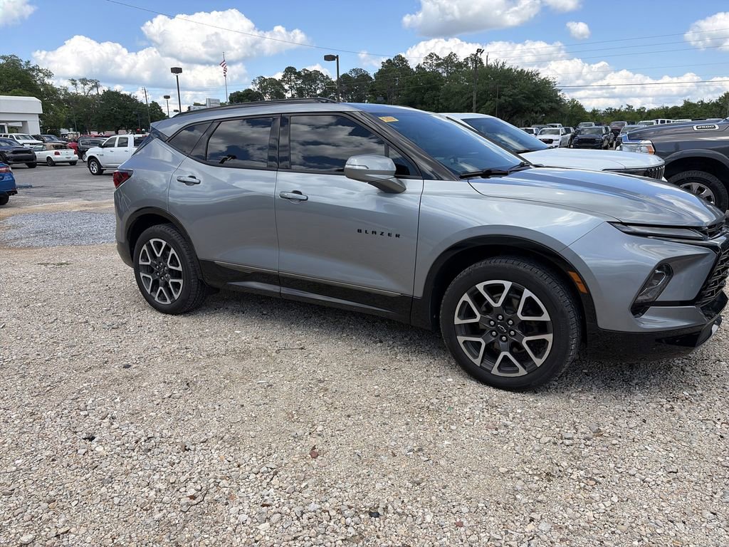 Used 2023 Chevrolet Blazer RS w/ Driver Confidence II Package AWD/4WD image 8