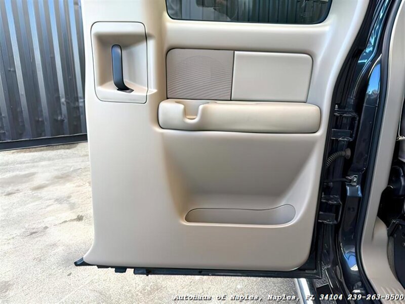 Used 2004 Chevrolet Silverado 2500 LT image 39