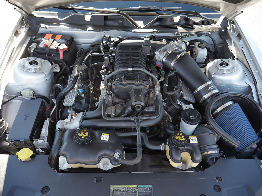 Used 2010 Ford Mustang Shelby GT500 RWD image 54