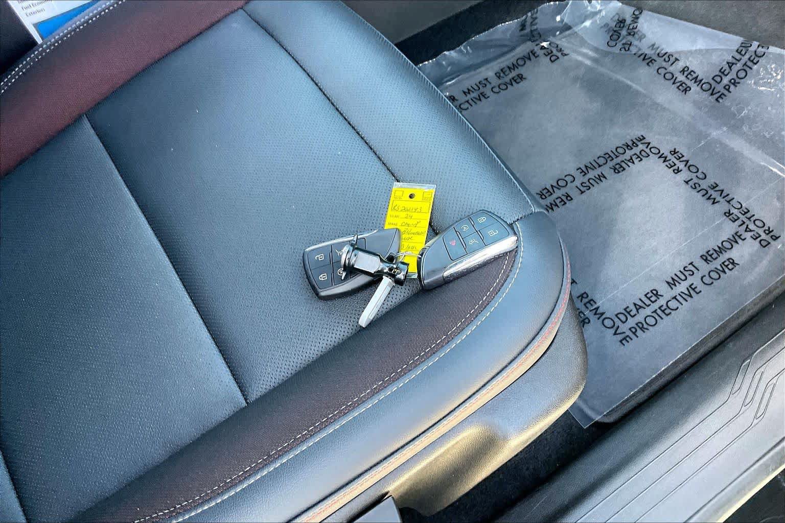 Used 2024 Chevrolet Equinox EV RS FWD image 13