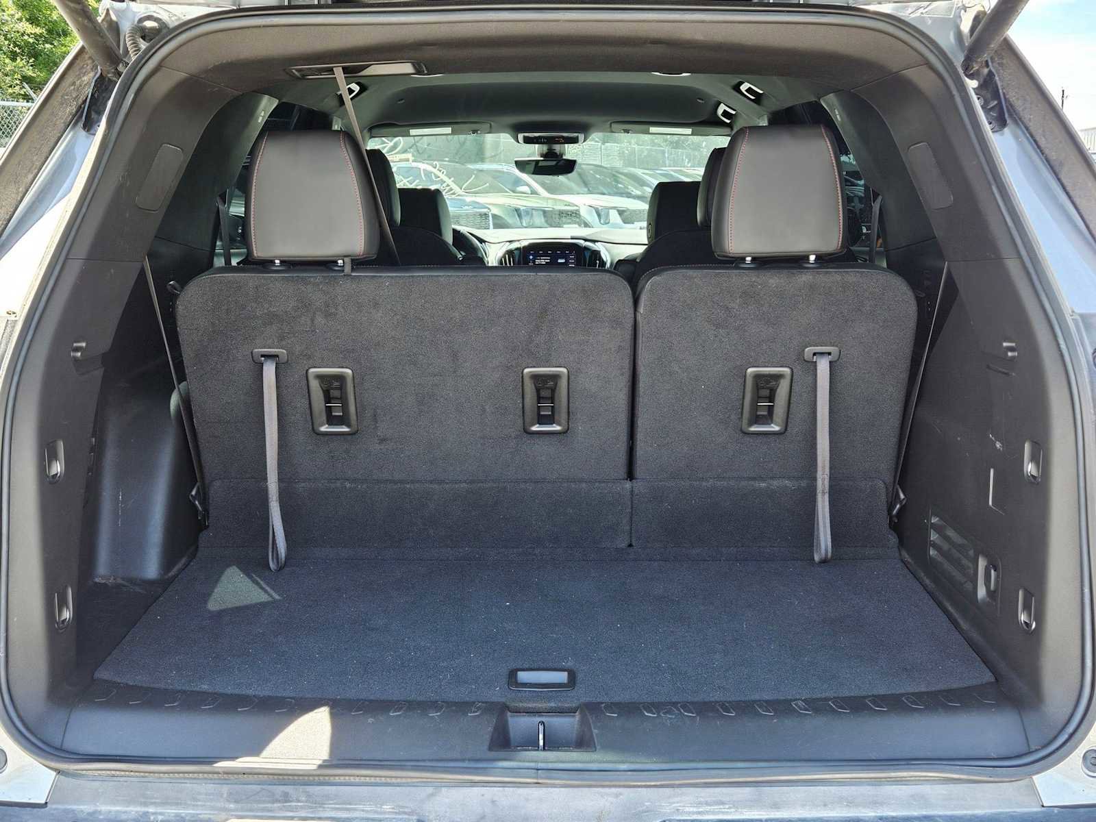 Used 2023 Chevrolet Traverse RS FWD image 21