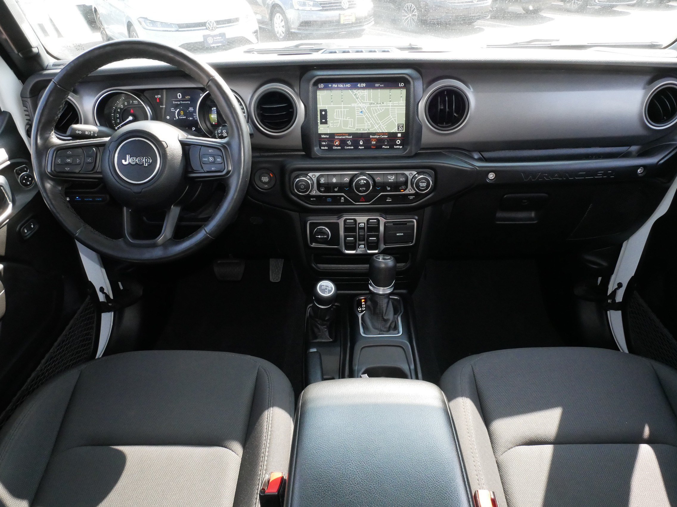 Used 2023 Jeep Wrangler Unlimited w/ Cold Weather Group AWD/4WD image 10