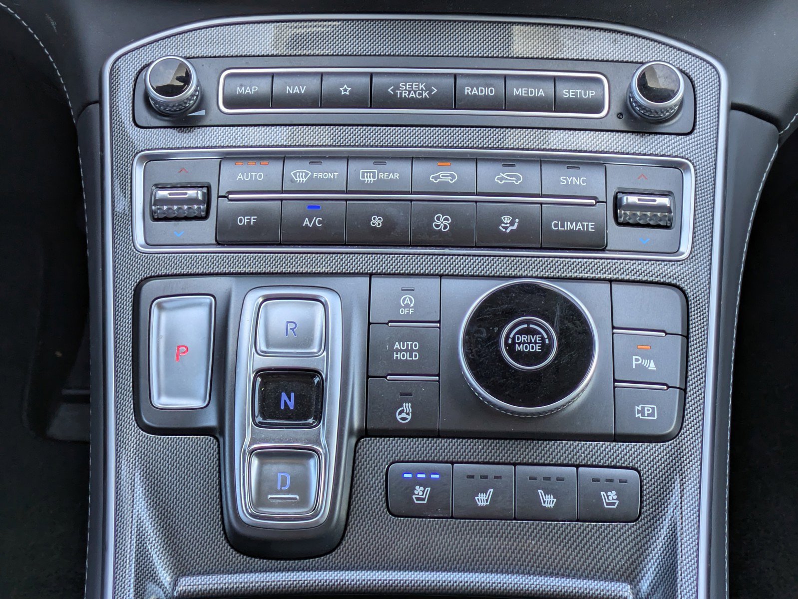 Used 2023 Hyundai Santa Fe Limited image 17