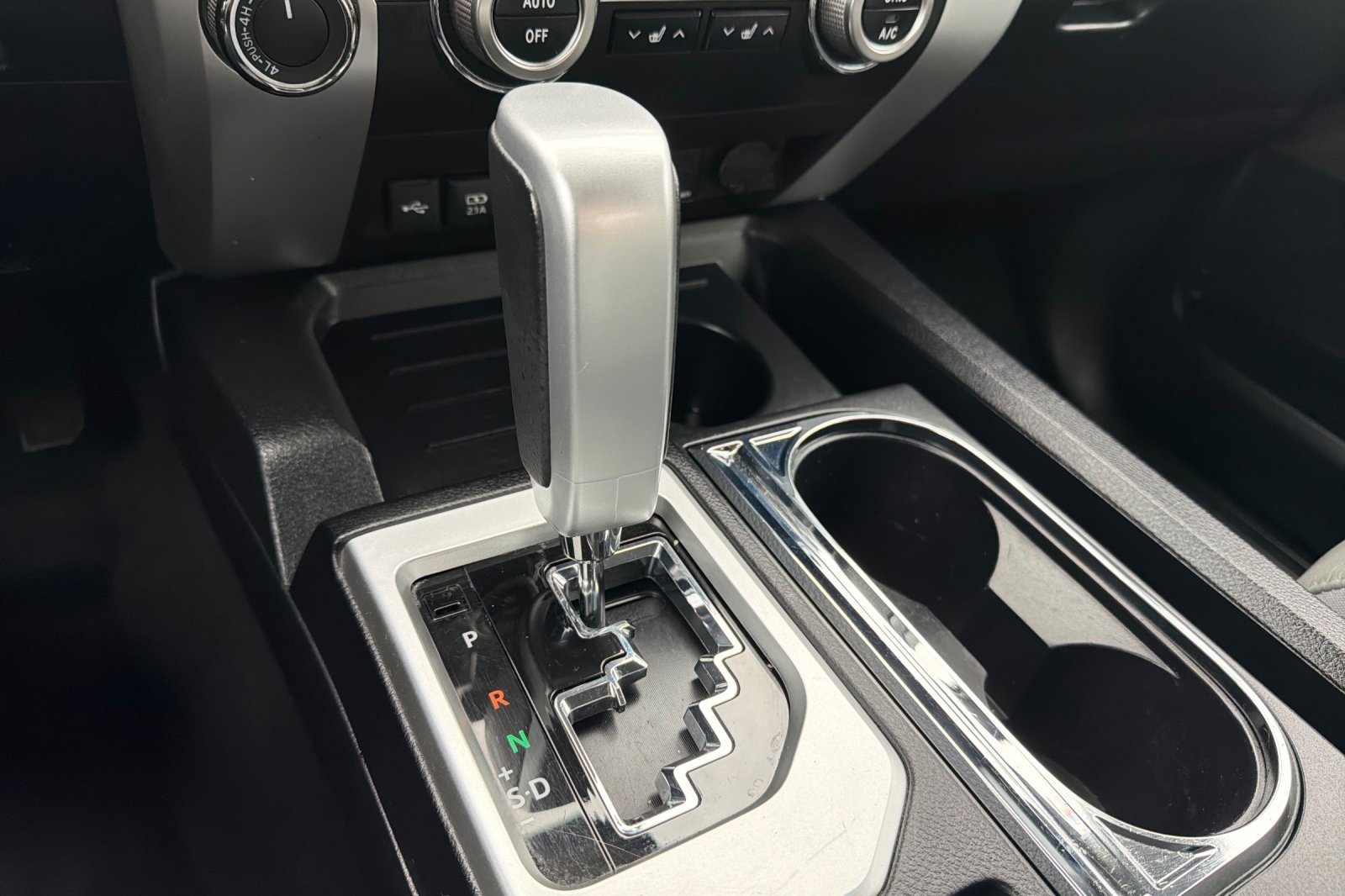 Used 2021 Toyota Tundra Limited w/ Limited Premium Package image 21