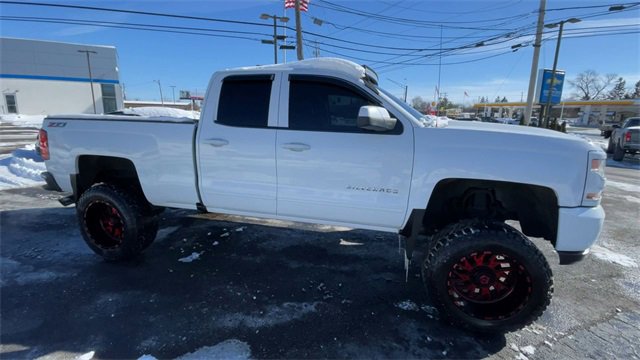 Used 2017 Chevrolet Silverado 1500 LT image 3