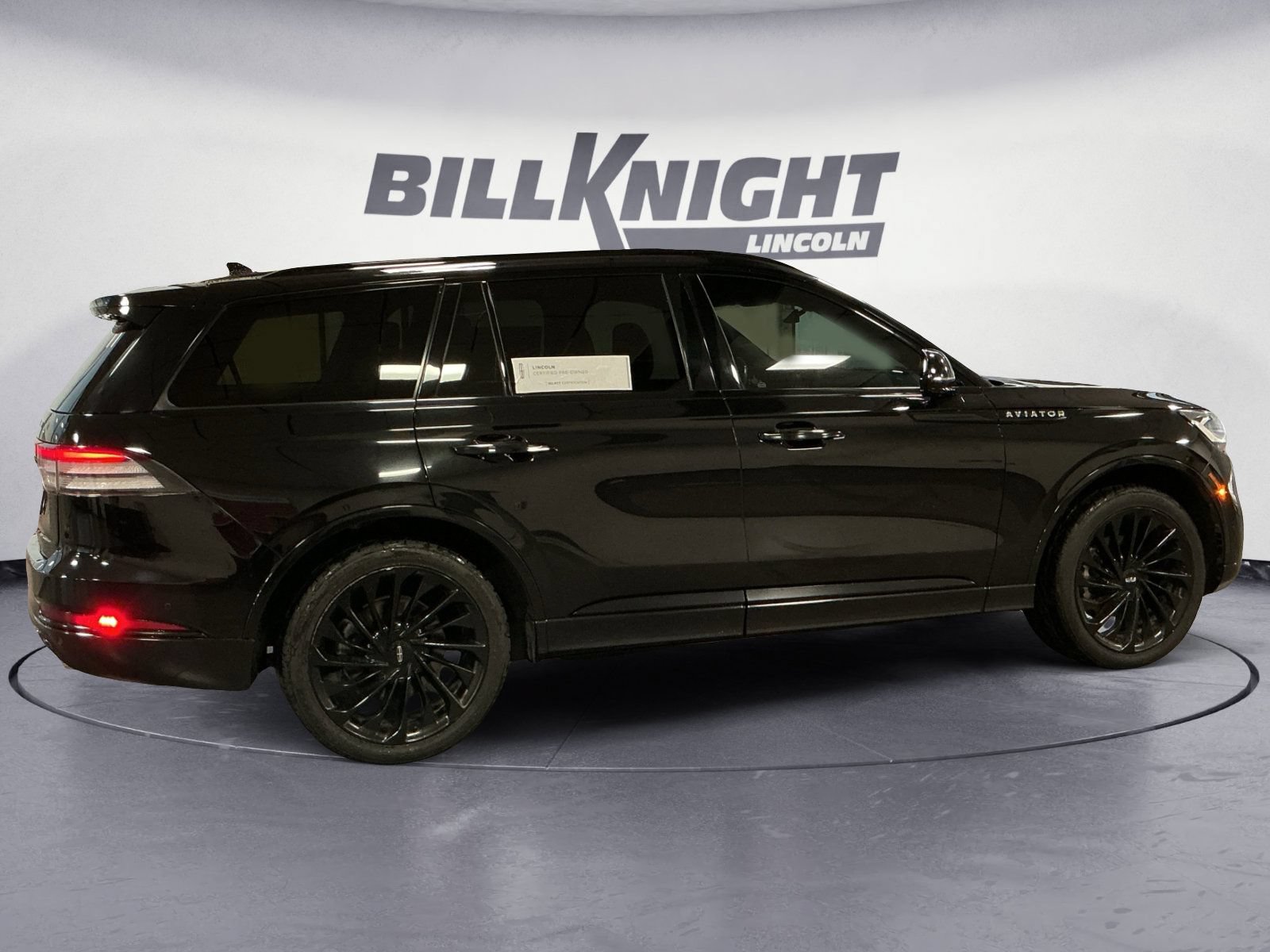 Certified 2023 Lincoln Aviator Reserve w/ Jet Appearance Package AWD/4WD image 6