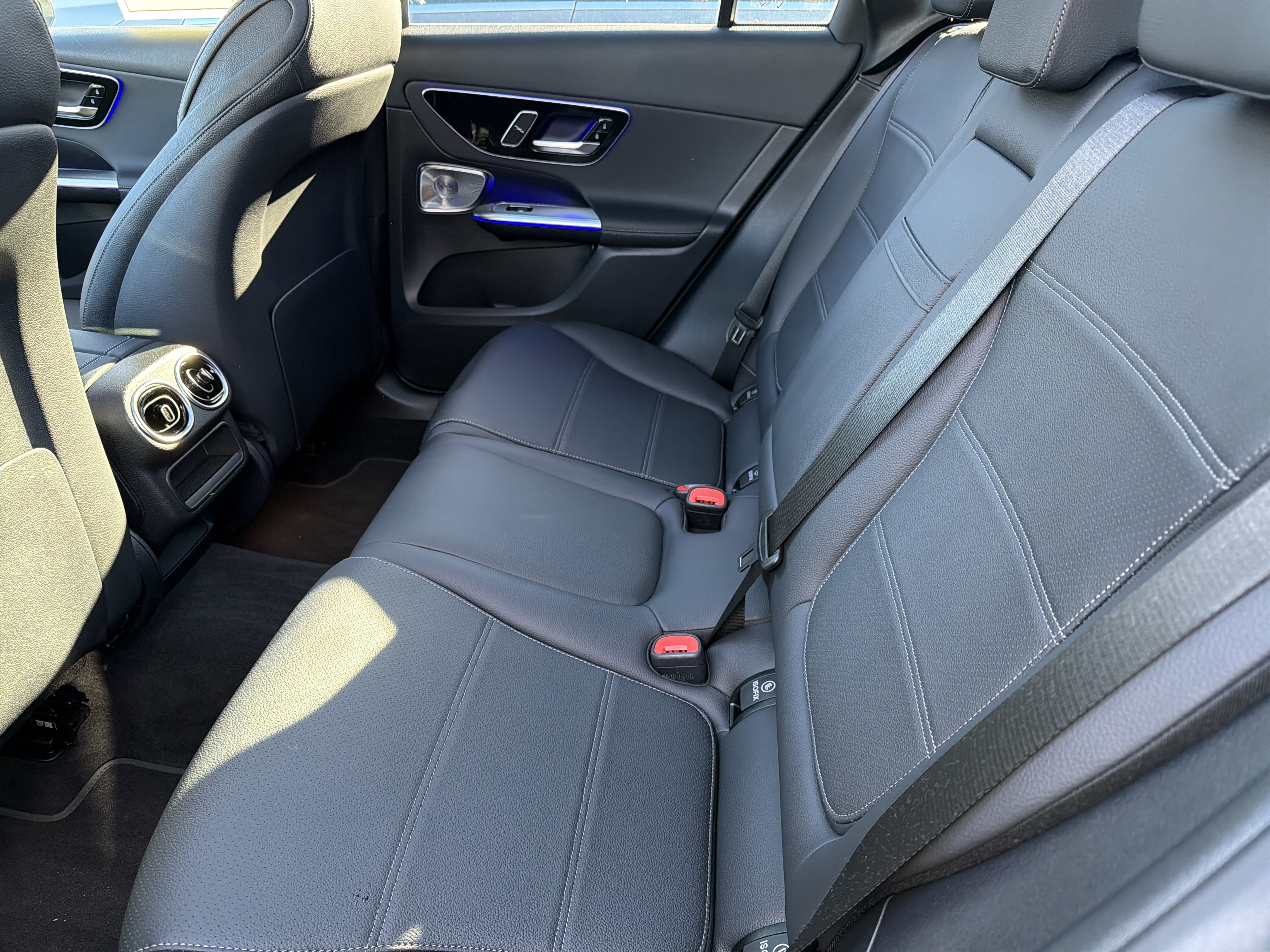 Used 2026 Mercedes-Benz GLC 300 4MATIC image 23